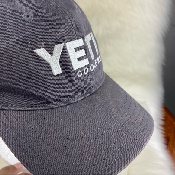 YETI  DISTRESS HAT UNISEX GRAY COLOR - Picture 7 of 11